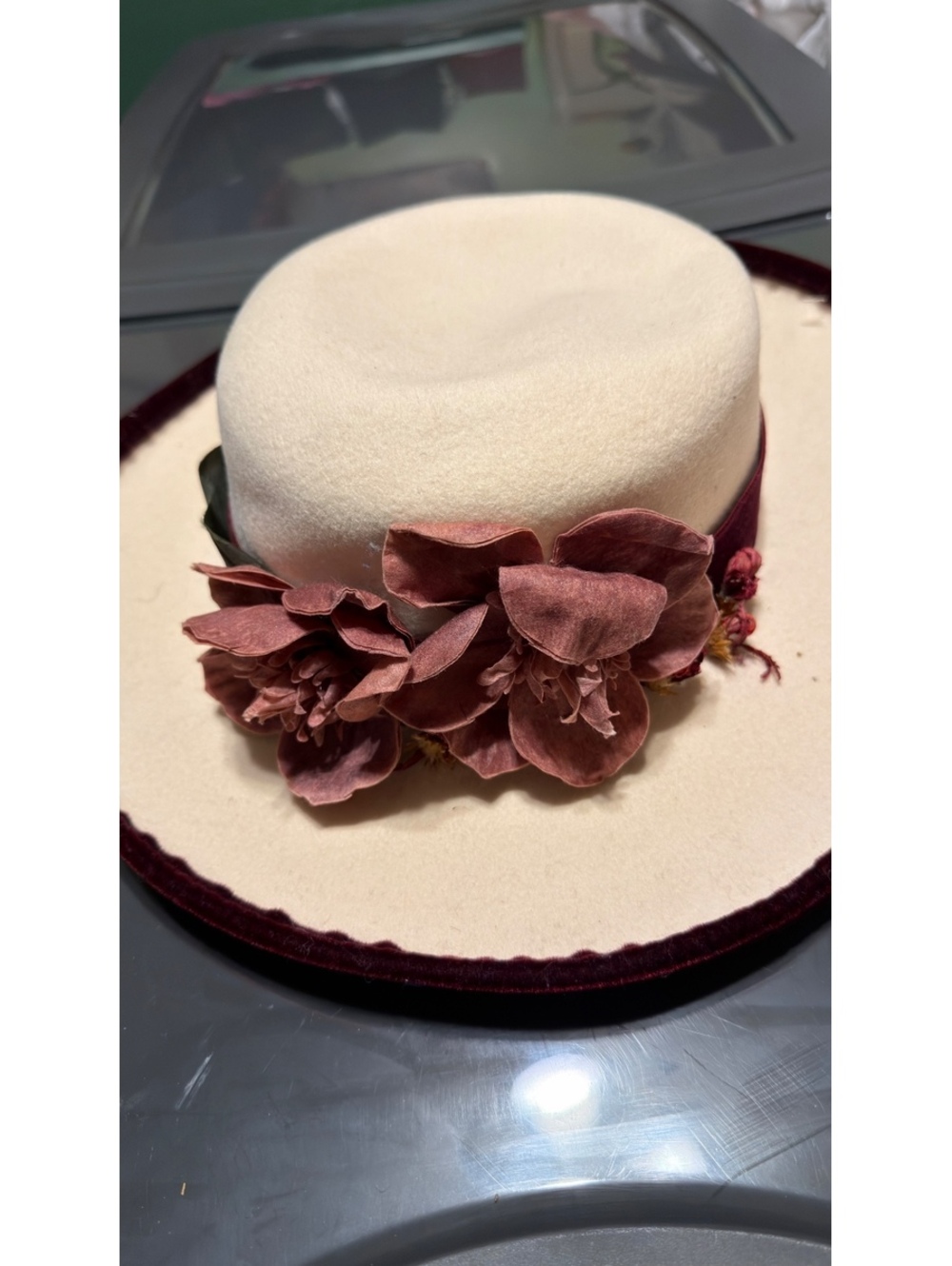 Vintage Hat beige and burgundy fancy